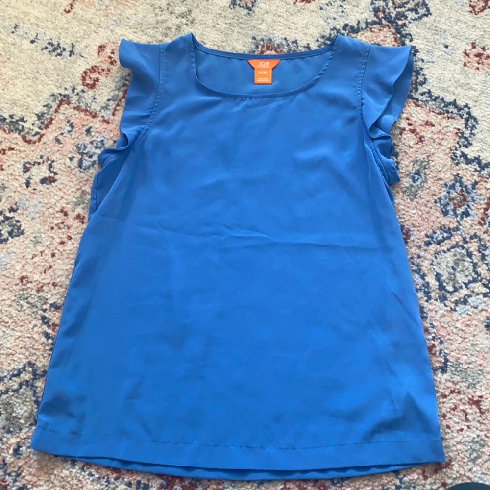 Ruffle sleeveless blouse